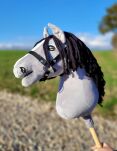Hobby Horse Duży koń na kiju Premium - siwy IV z czarną grzywą A3 - 4